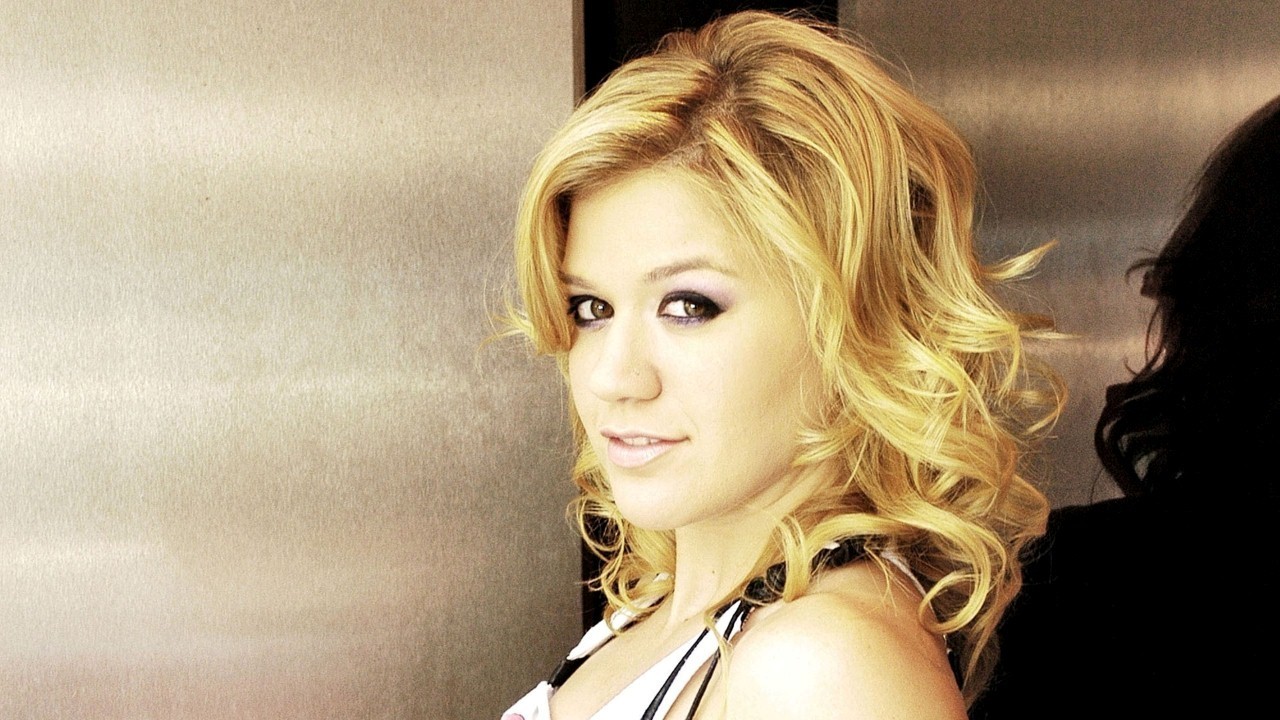 Kelly Clarkson photo