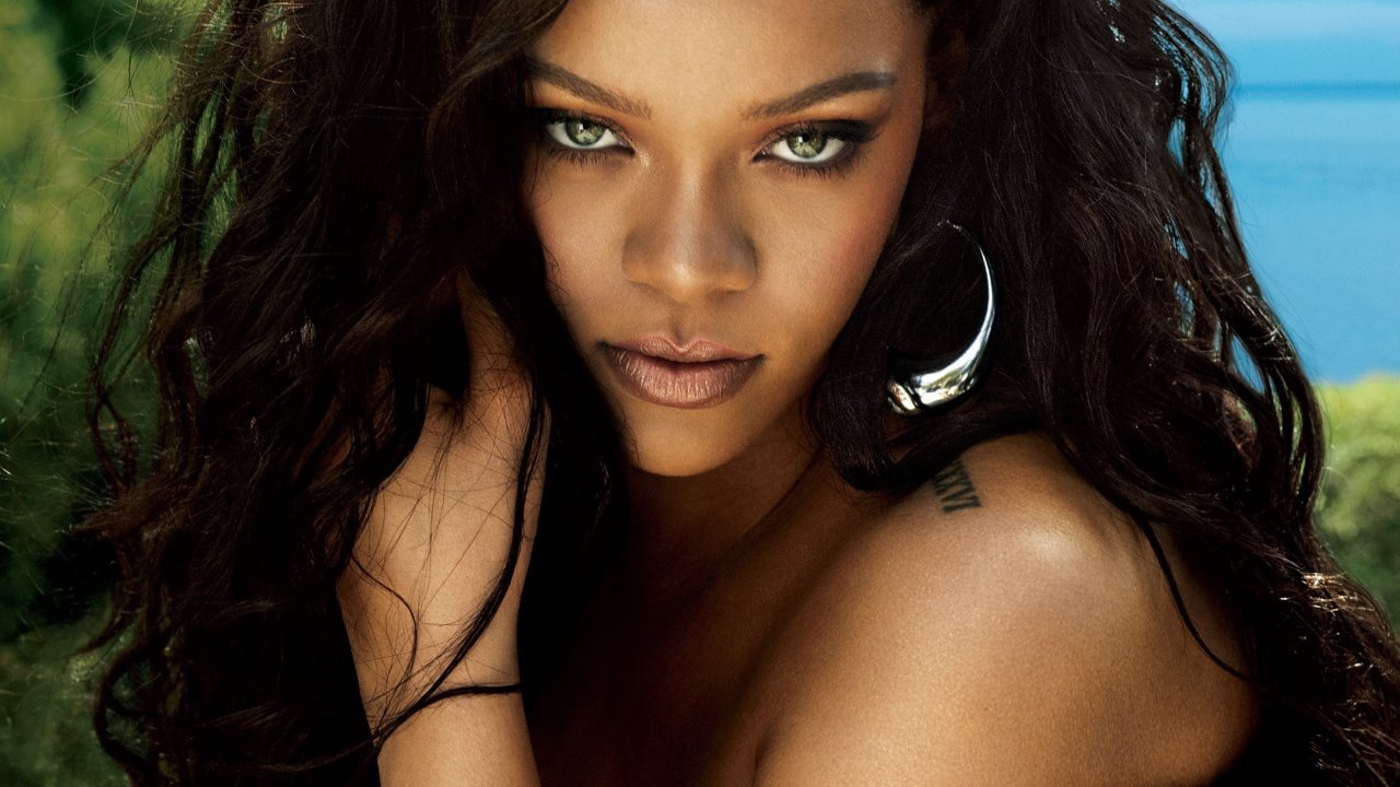 Rihanna photo