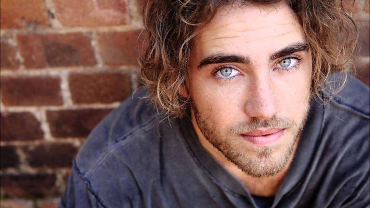Matt Corby photo