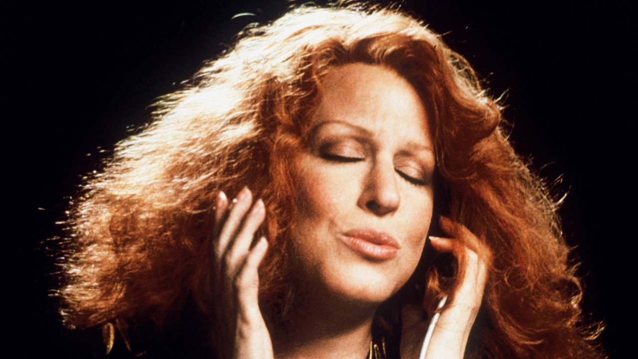 Bette Midler photo