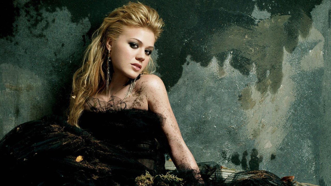 Kelly Clarkson photo