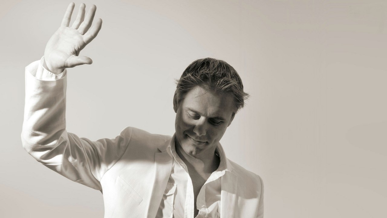 Armin van Buuren photo