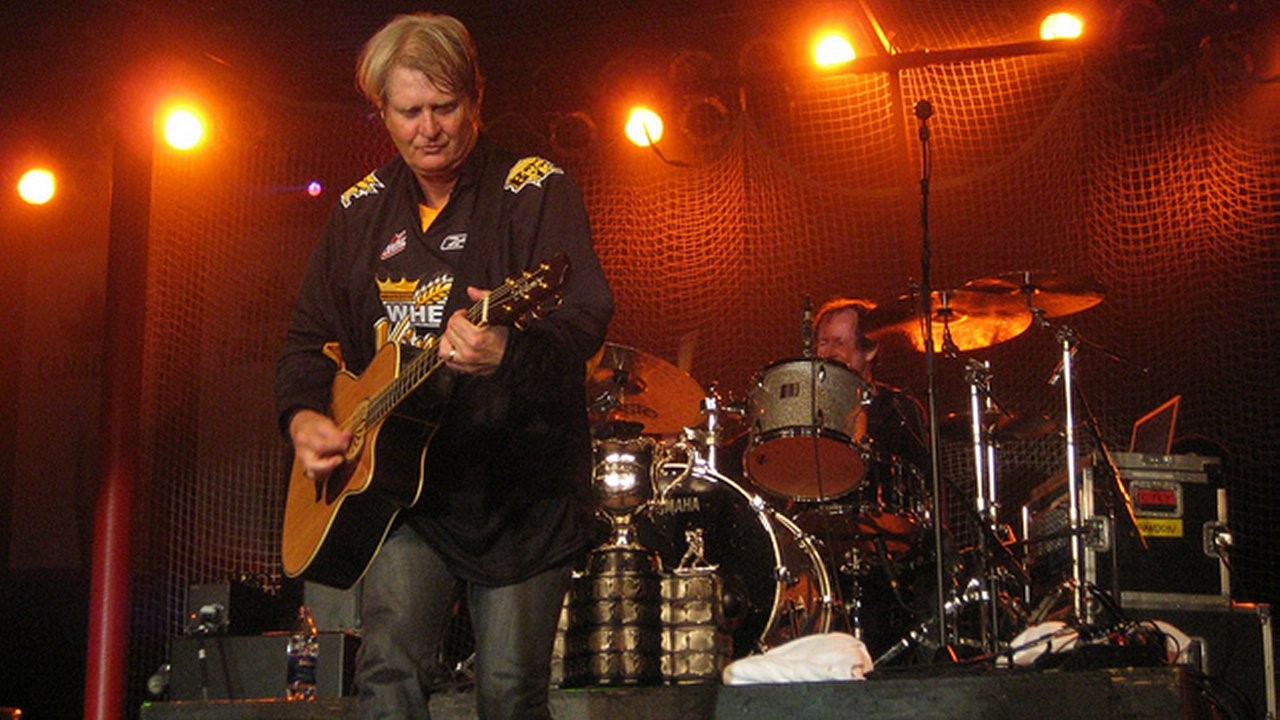 Tom Cochrane photo