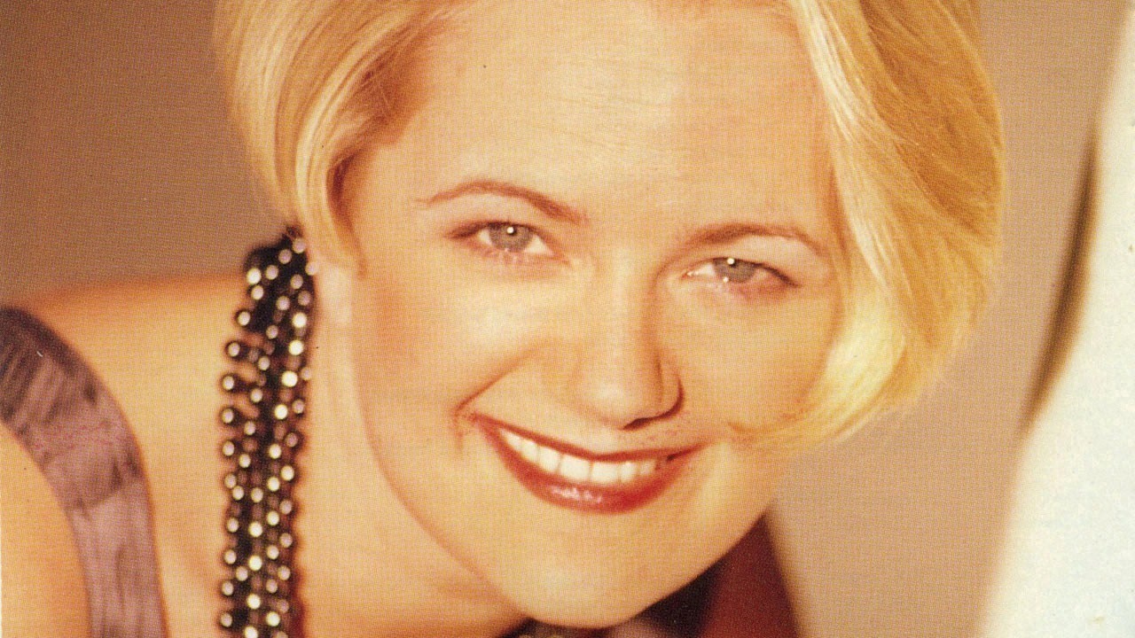 Nicki French photo